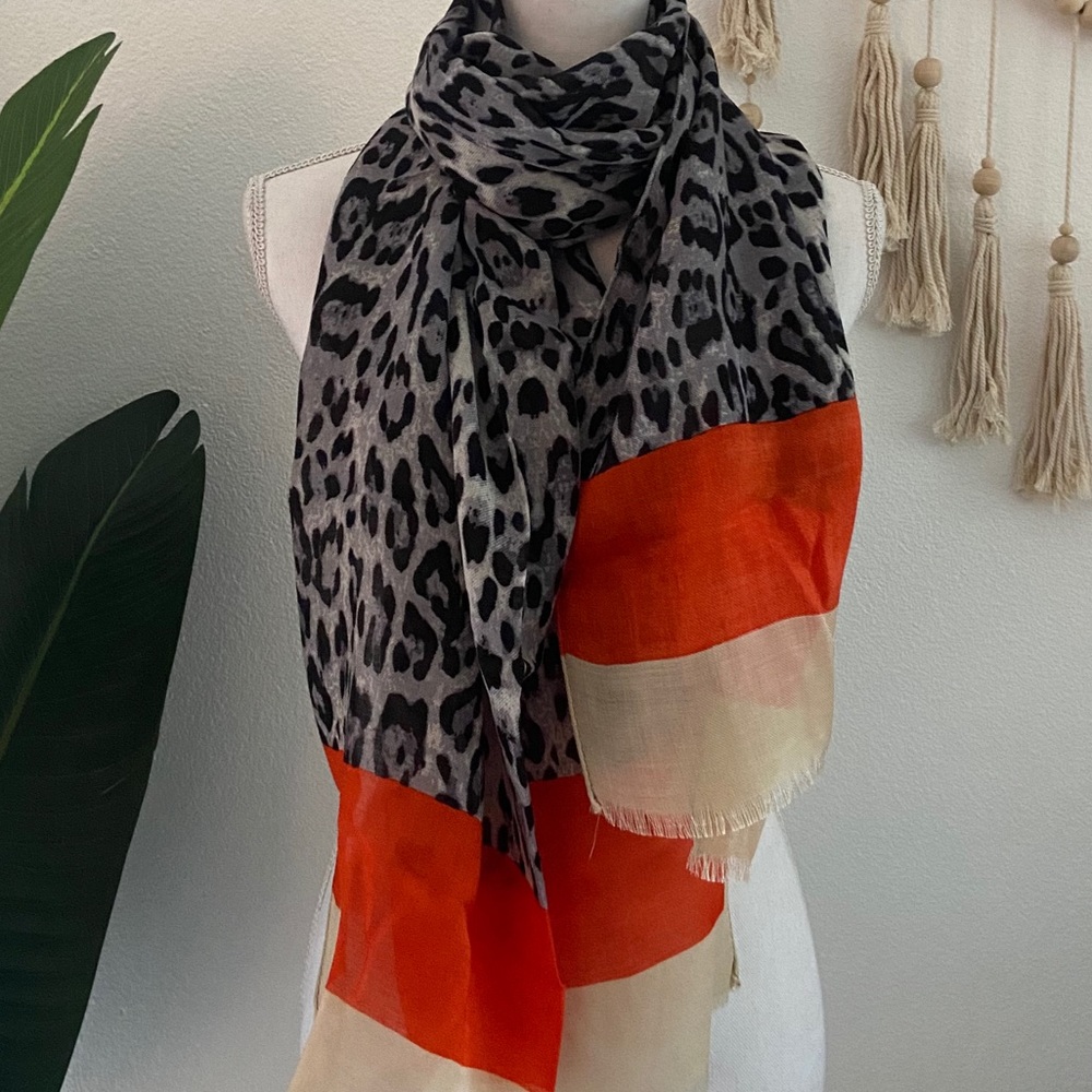 nwot oblong lightweight leopard color block scarf 🧣fall vibes cozy animal print - Picture 2 of 9
